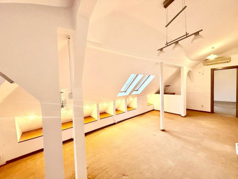 Mosilor, vila D+P+1+M; ideala birouri, clinica, after school, comision 0%